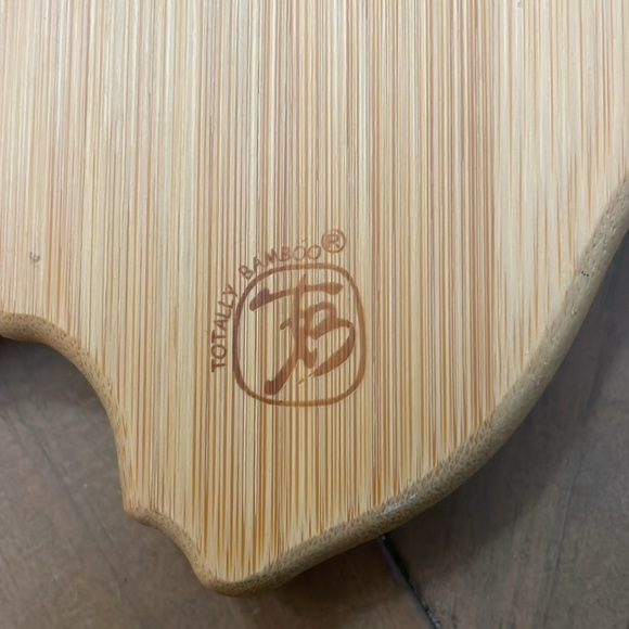 Bamboo cutting board - Picture 3 of 5